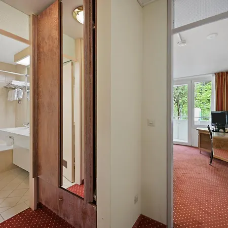 Schwarzwaldapartment Nr 17 30qm Doppelbettbett Rustikal شقة